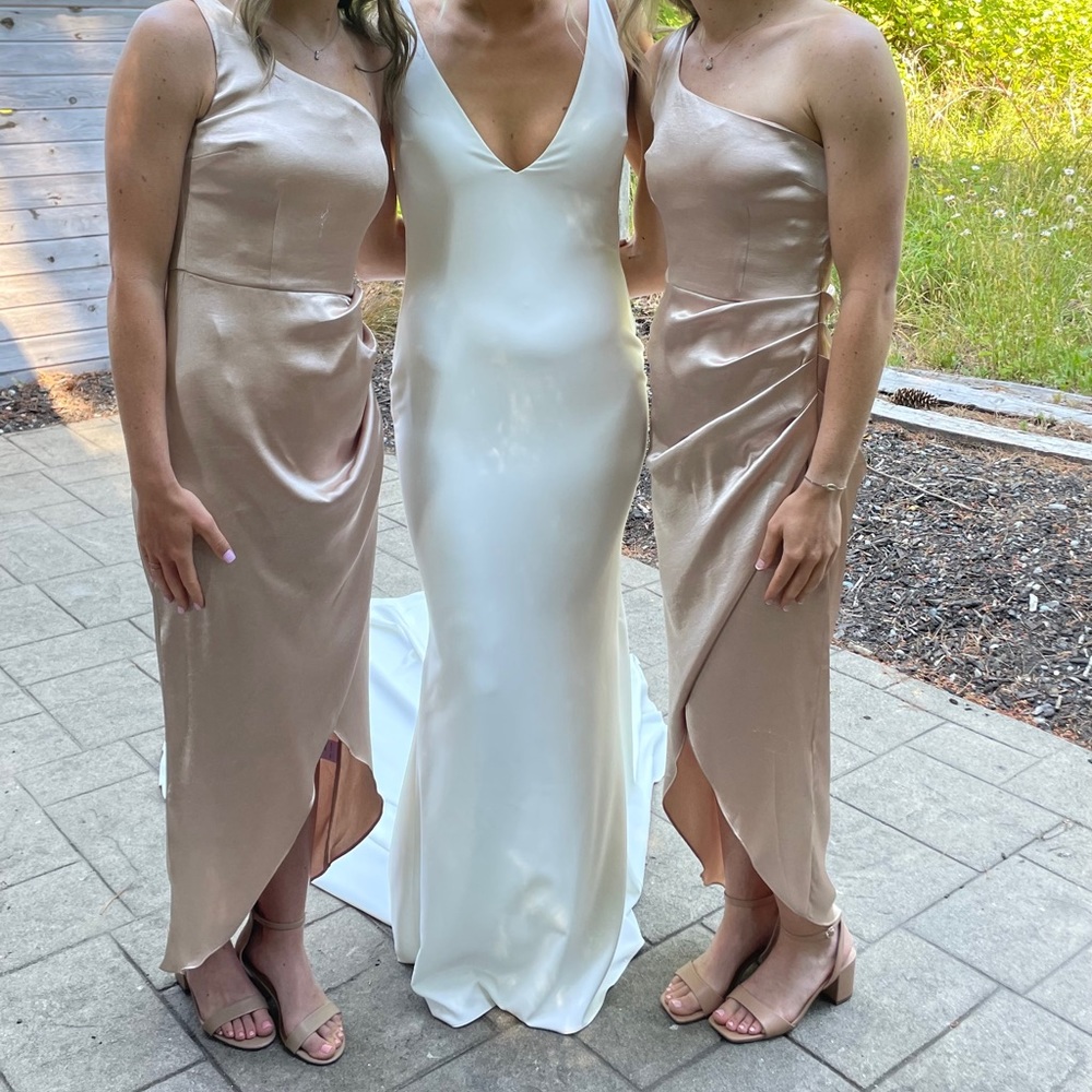 Small champagne colored dress. Perfect for weddings, formals, bridesmaids.